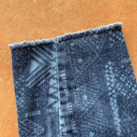 Jeans - Picture 2 of 3